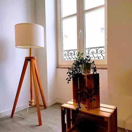 Mezzanine Encantador No Apartman Porto